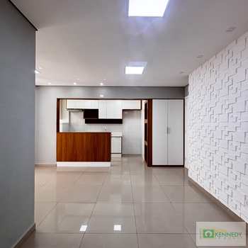 Apartamento em Praia Grande, bairro Guilhermina