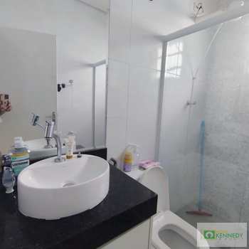 Sobrado em Praia Grande, bairro Sítio do Campo