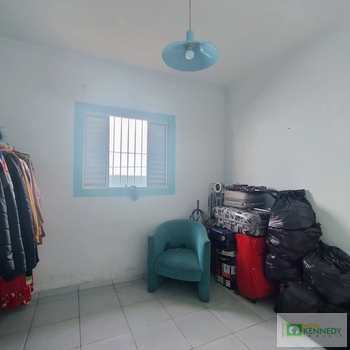 Sobrado em Praia Grande, bairro Sítio do Campo