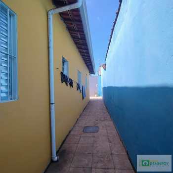 Sobrado em Praia Grande, bairro Sítio do Campo