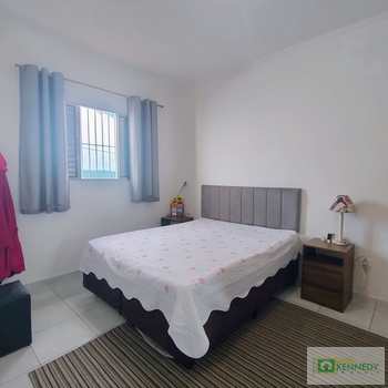 Sobrado em Praia Grande, bairro Sítio do Campo