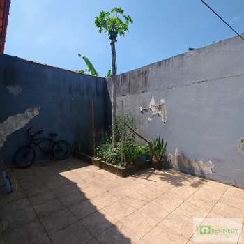 Sobrado em Praia Grande, bairro Sítio do Campo