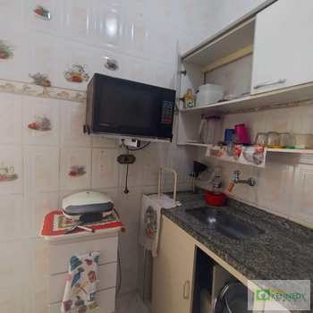 Kitnet em Praia Grande, bairro Ocian