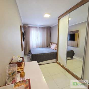 Apartamento em Praia Grande, bairro Guilhermina