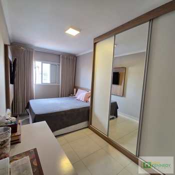 Apartamento em Praia Grande, bairro Guilhermina