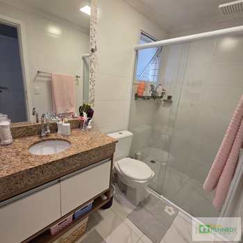 Apartamento em Praia Grande, bairro Guilhermina