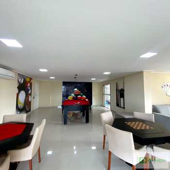 Apartamento em Praia Grande, bairro Guilhermina