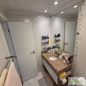 Apartamento em Praia Grande, bairro Guilhermina