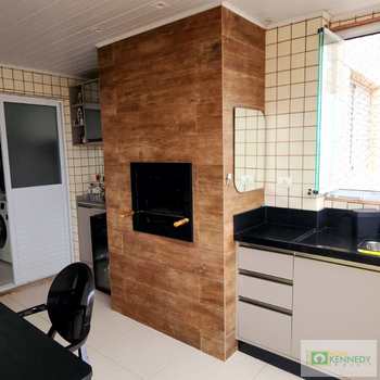 Apartamento em Praia Grande, bairro Guilhermina