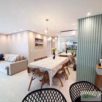 Apartamento em Praia Grande, bairro Guilhermina