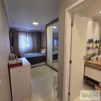 Apartamento em Praia Grande, bairro Guilhermina