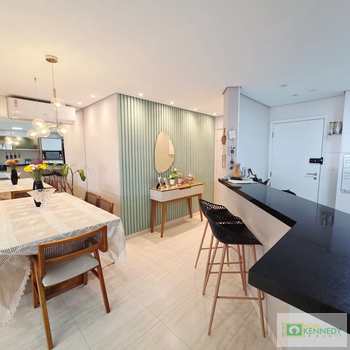 Apartamento em Praia Grande, bairro Guilhermina