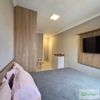 Apartamento em Praia Grande, bairro Guilhermina