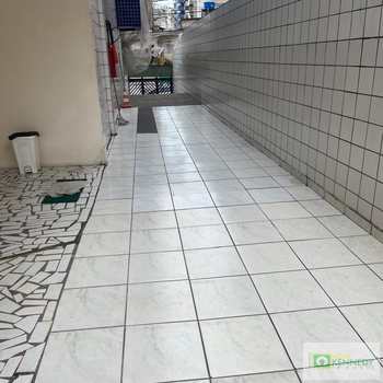 Apartamento em Praia Grande, bairro Tupi