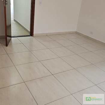 Sobrado em Praia Grande, bairro Guilhermina