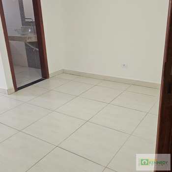 Sobrado em Praia Grande, bairro Guilhermina