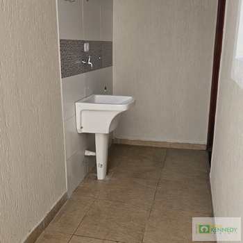 Sobrado em Praia Grande, bairro Guilhermina