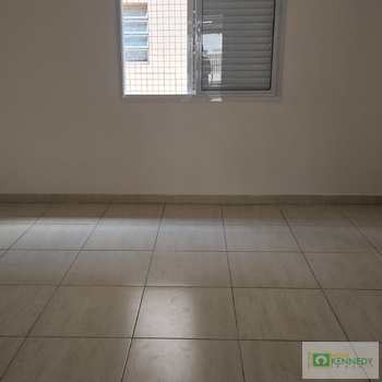 Sobrado em Praia Grande, bairro Guilhermina