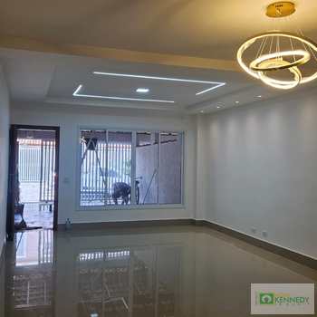 Sobrado em Praia Grande, bairro Guilhermina