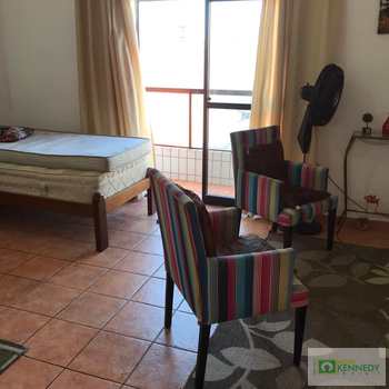 Kitnet em Praia Grande, bairro Ocian