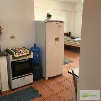 Kitnet em Praia Grande, bairro Ocian