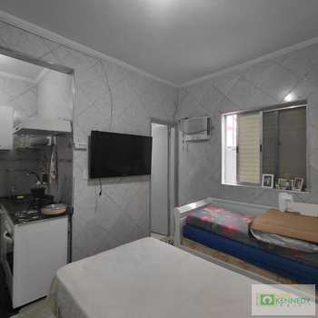 Kitnet em Praia Grande, bairro Ocian