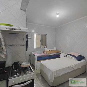 Kitnet em Praia Grande, bairro Ocian