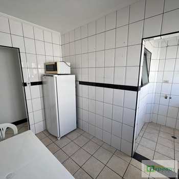 Apartamento em Praia Grande, bairro Guilhermina