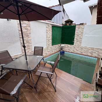 Casa em Praia Grande, bairro Maracanã