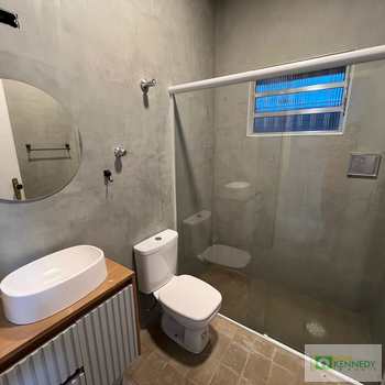 Casa em Praia Grande, bairro Maracanã