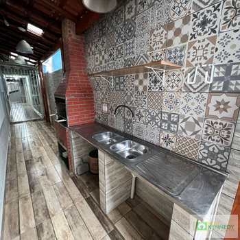 Casa em Praia Grande, bairro Maracanã