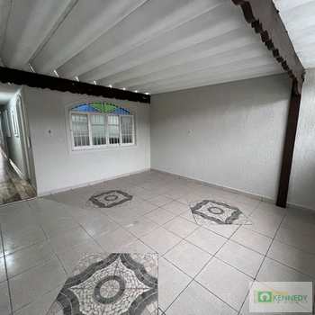 Casa em Praia Grande, bairro Maracanã