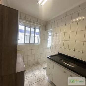 Apartamento em Praia Grande, bairro Tupi