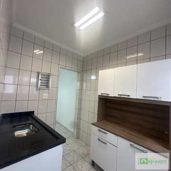 Apartamento em Praia Grande, bairro Tupi