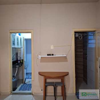 Kitnet em Praia Grande, bairro Canto do Forte