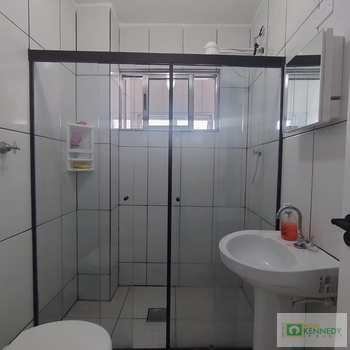 Kitnet em Praia Grande, bairro Caiçara