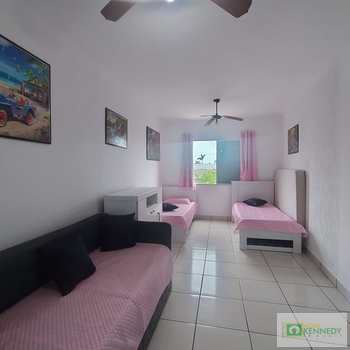 Kitnet em Praia Grande, bairro Caiçara