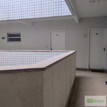 Kitnet em Praia Grande, bairro Caiçara