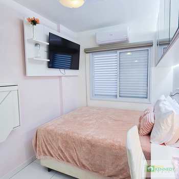 Apartamento em Praia Grande, bairro Canto do Forte