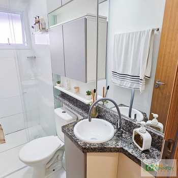 Apartamento em Praia Grande, bairro Canto do Forte