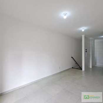 Casa de Condomínio em Praia Grande, bairro Aviação