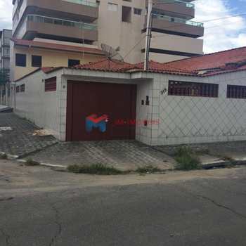 Casa em Praia Grande, bairro Ocian