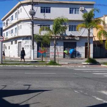 Kitnet em Praia Grande, bairro Maracanã