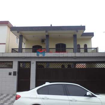 Sobrado em Praia Grande, bairro Guilhermina