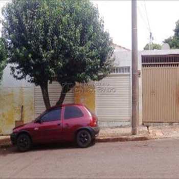 Casa em Jaú, bairro Vila Assis