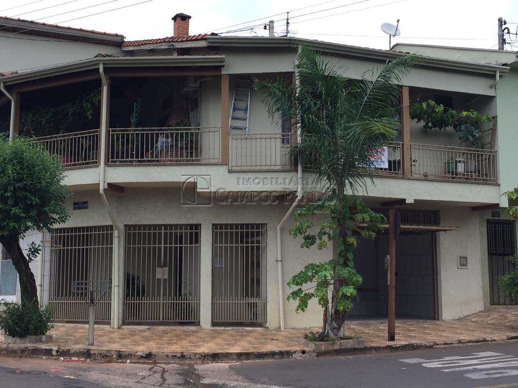 Casa em Jaú, no bairro Jardim Doutor Luciano