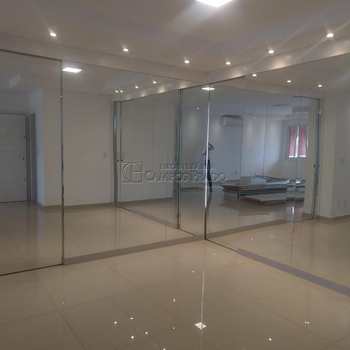 Apartamento em Jaú, bairro Centro