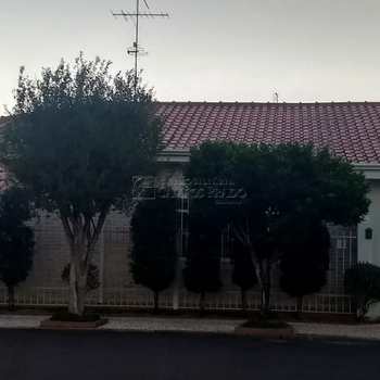 Casa em Jaú, bairro Jardim Estádio