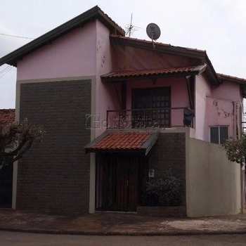 Casa em Jaú, bairro Jardim América
