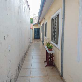 Casa em Jaú, bairro Vila Nova